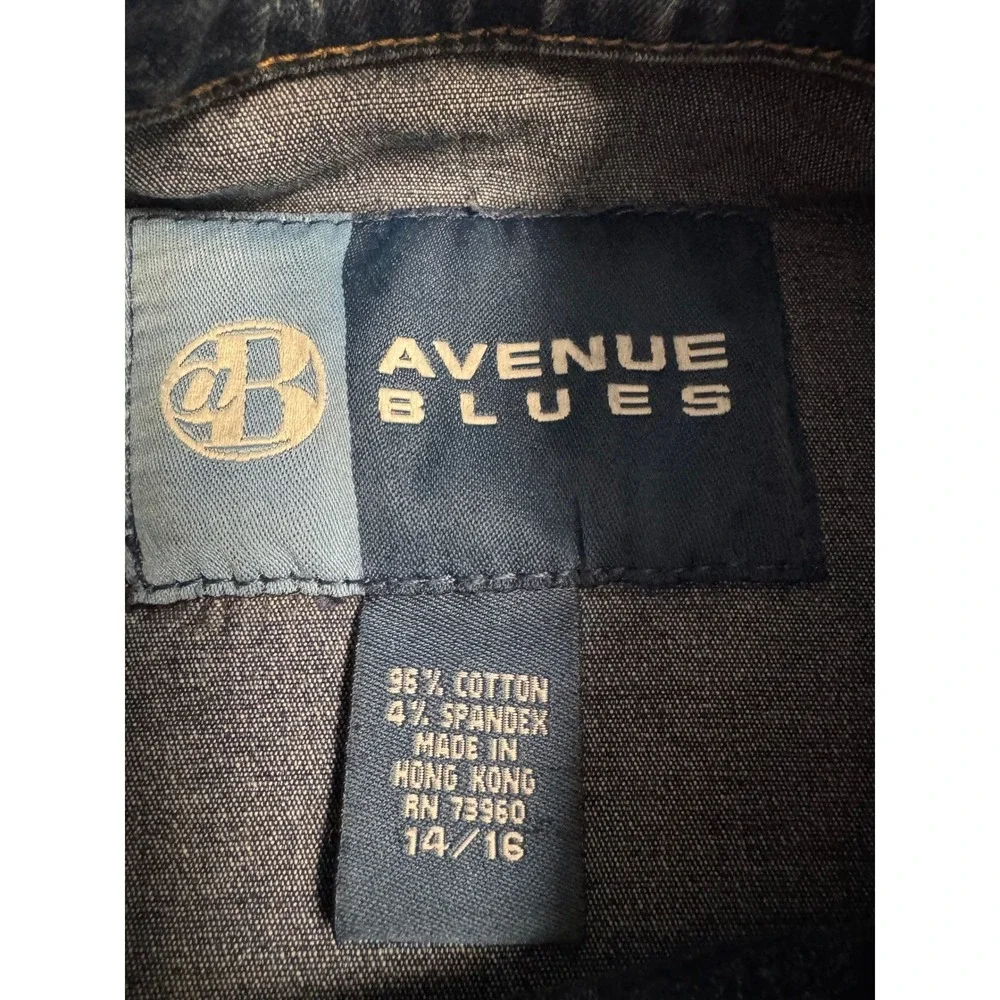 Avenue Blues step out